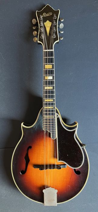 1943 Levin Aristokrat Model 320