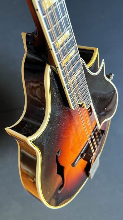 1943 Levin Aristokrat Model 320