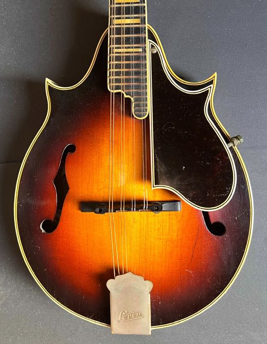 1943 Levin Aristokrat Model 320